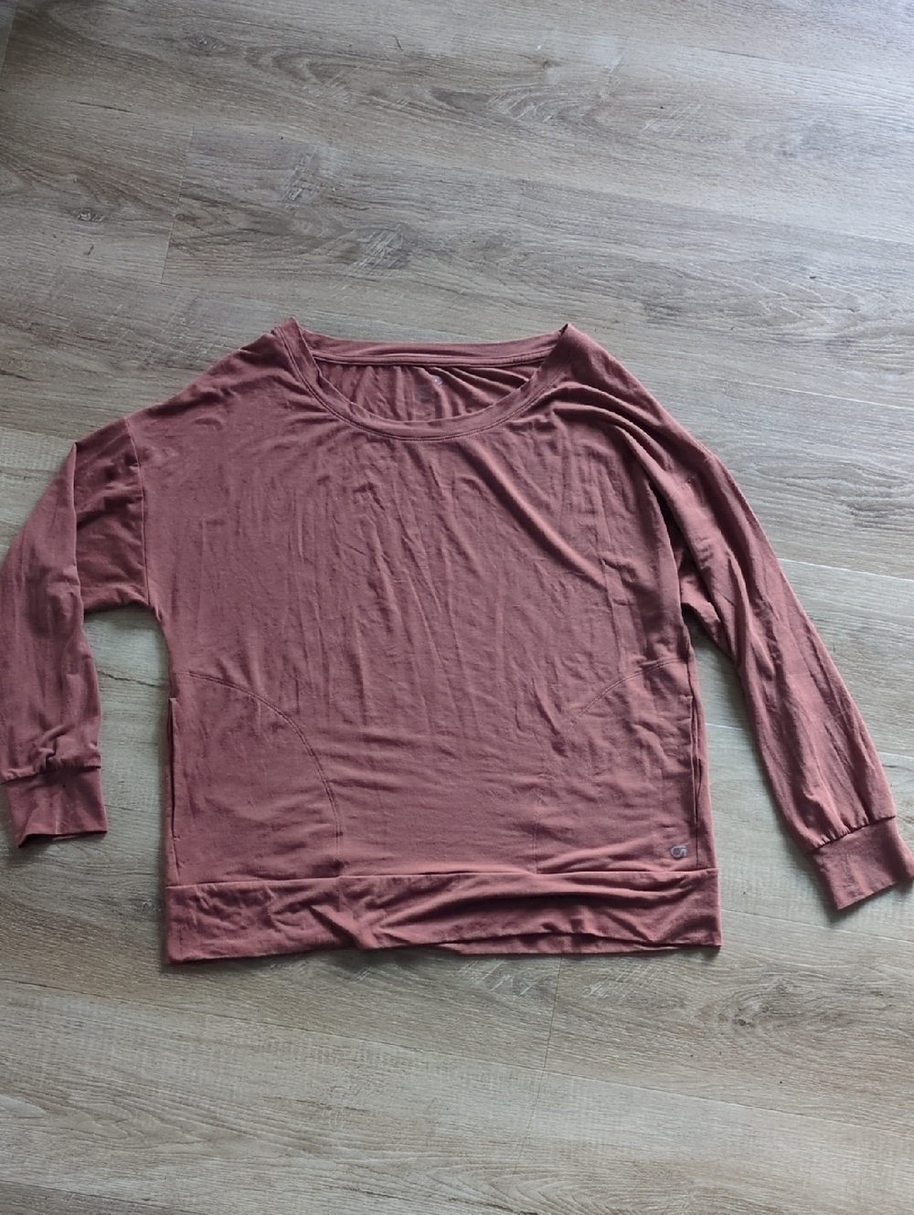 GAPfit Breath Women's Long-Sleeve Scoop Neck Top - Rosewood